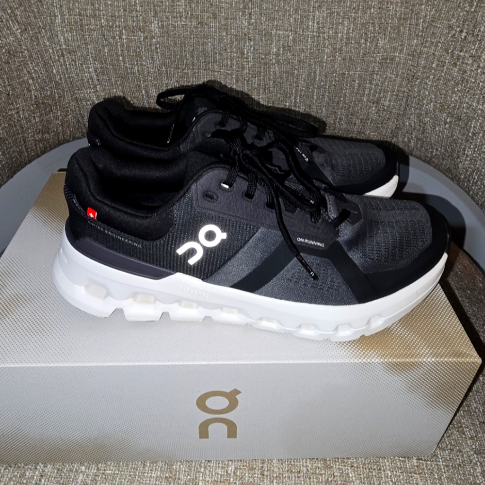 On Cloud cloudrunner 2  sz8.5W women OBO